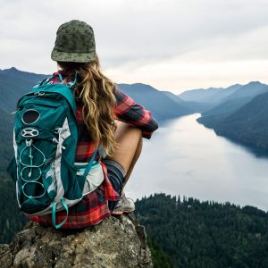 Не носи лишнее: как выбрать рюкзак, который не сломает спину (и дух)
