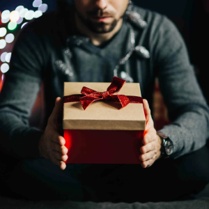 Как найти идею для «того самого» подарка: задайте себе 4 вопроса о человеке